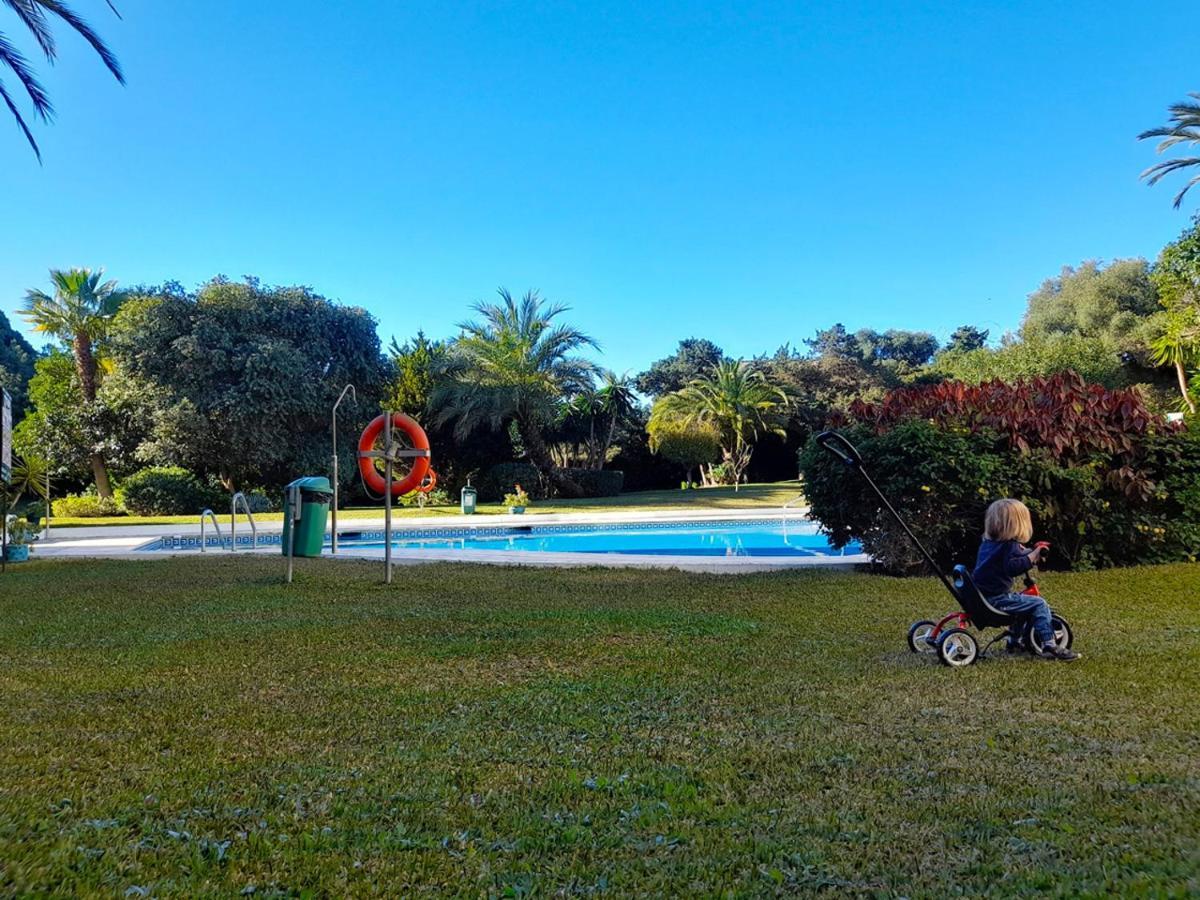 With Pool Near The Apartamento Marbella